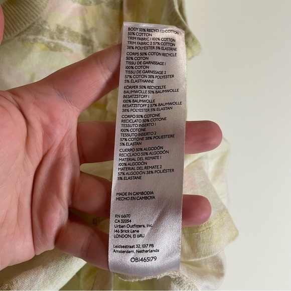 Anthropologie Pilcro Ruffle Scoop Tee Green Pink Camo Motif Size XS - Picture 9 of 9